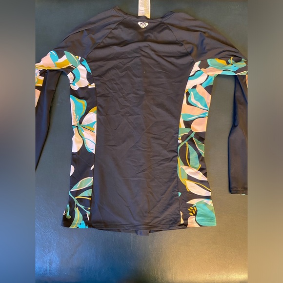 Roxy Rashguard - Picture 6 of 6